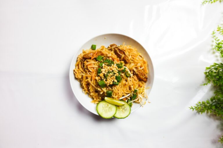 pad thai vegan above view